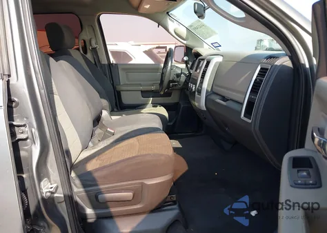 2010 Dodge Ram 1500 Slt/Sport/Trx z USA, uszkodzony, nr VIN 1D7RB1GP5AS120057